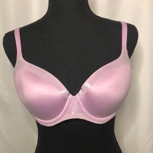 VICTORIA’S SECRET lavender Body by Victoria  padded bra w/ underwire. Size 34 D.